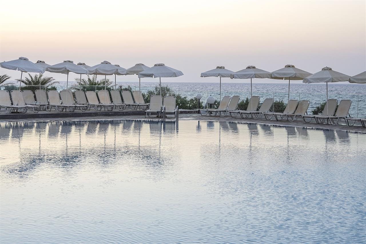 Maritimo Beach Hotel
