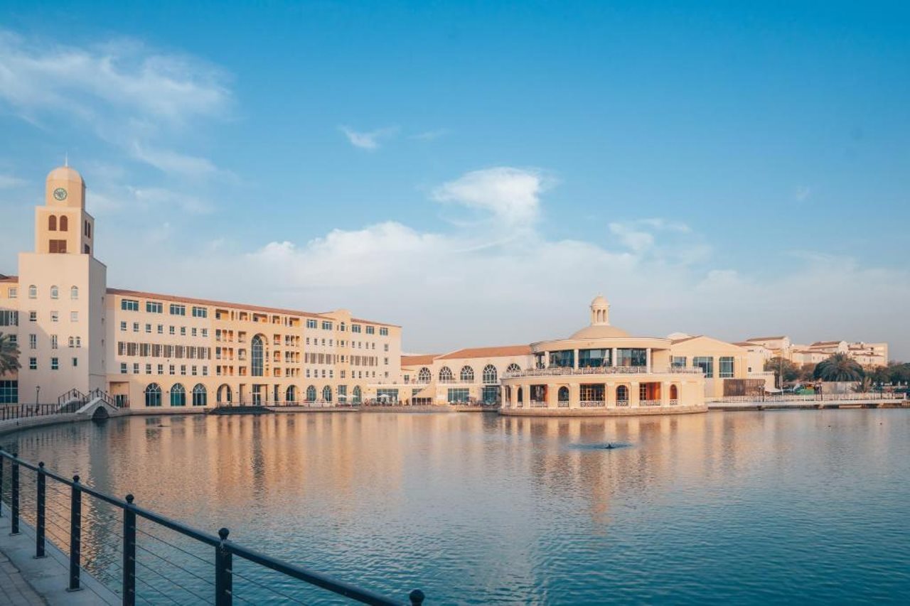 Hotel Millennium Lakeview Hotel, Vereinigte Arabische Emirate, Dubai. Großes 2