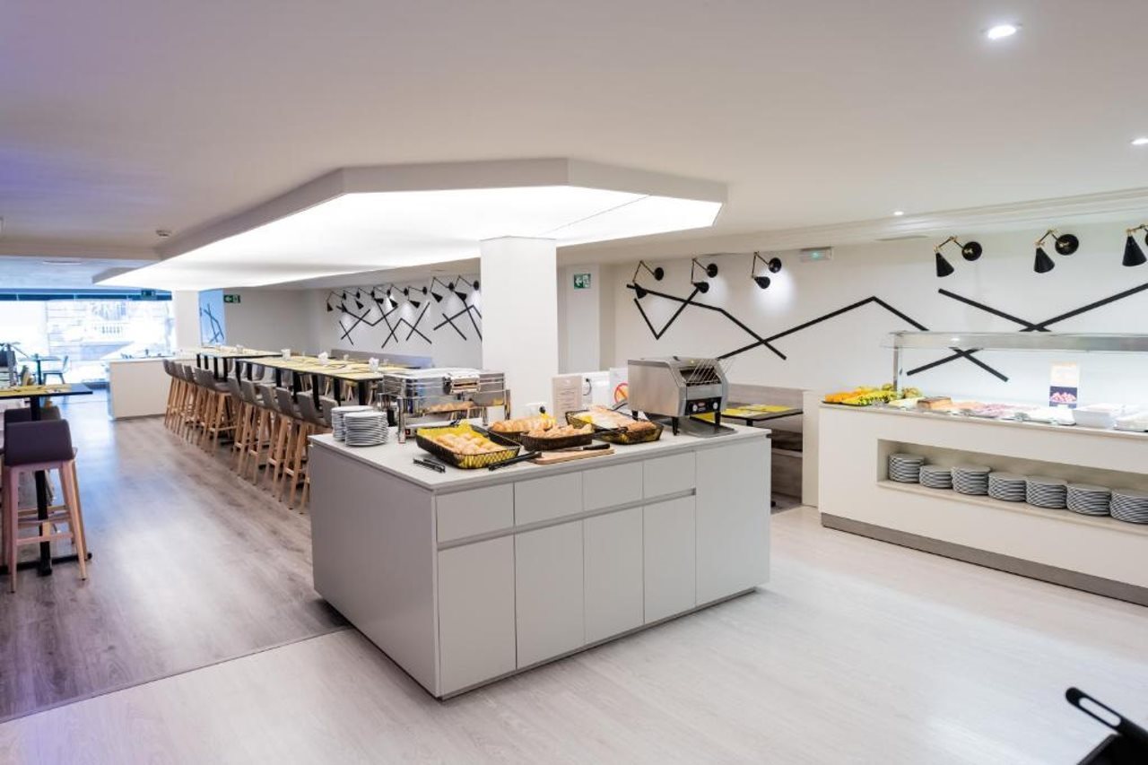 Hotel Aparthotel Atenea Calabria, Spanien, Barcelona. Großes 2