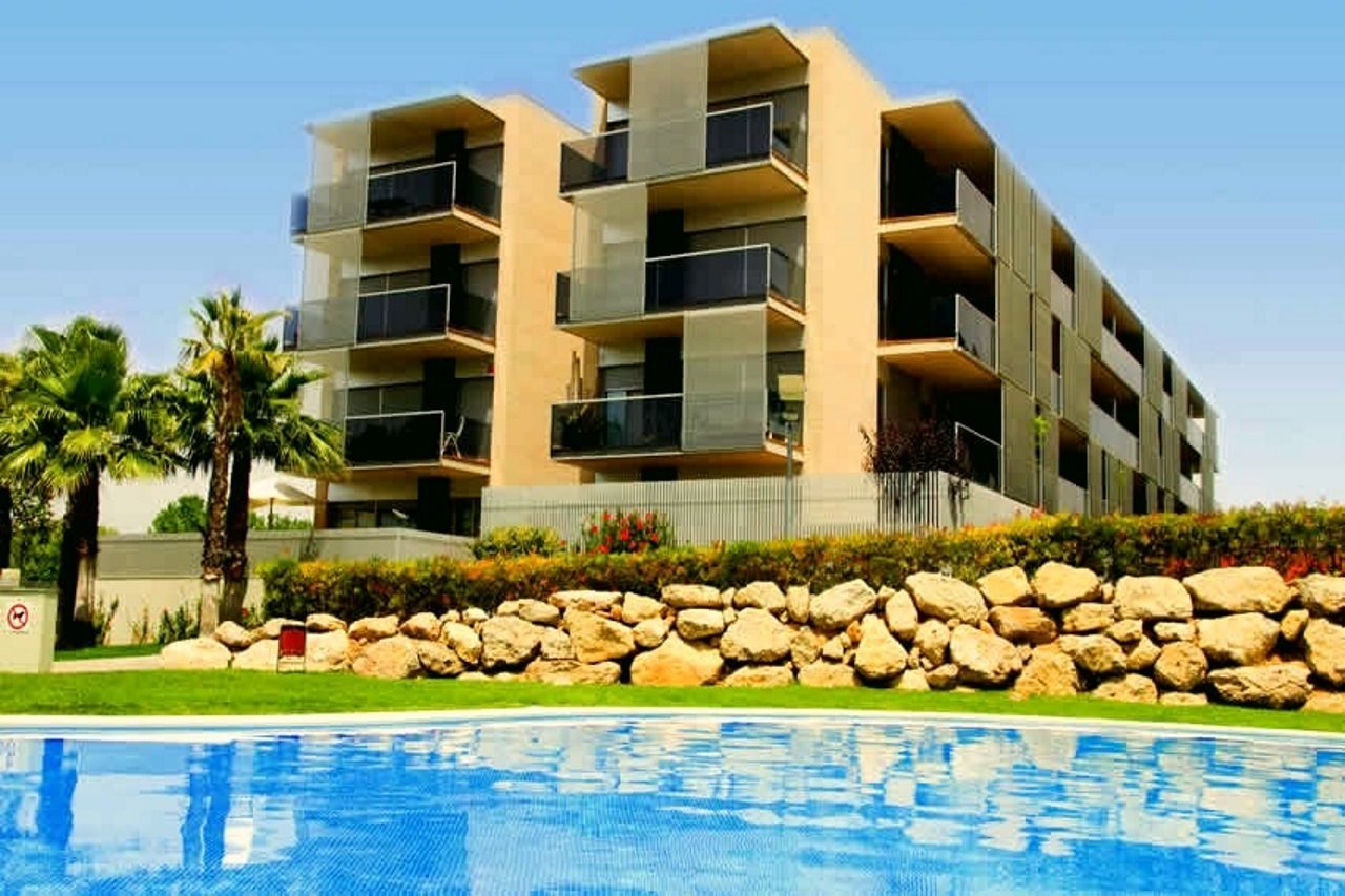 Rentalmar Families Paradise Village