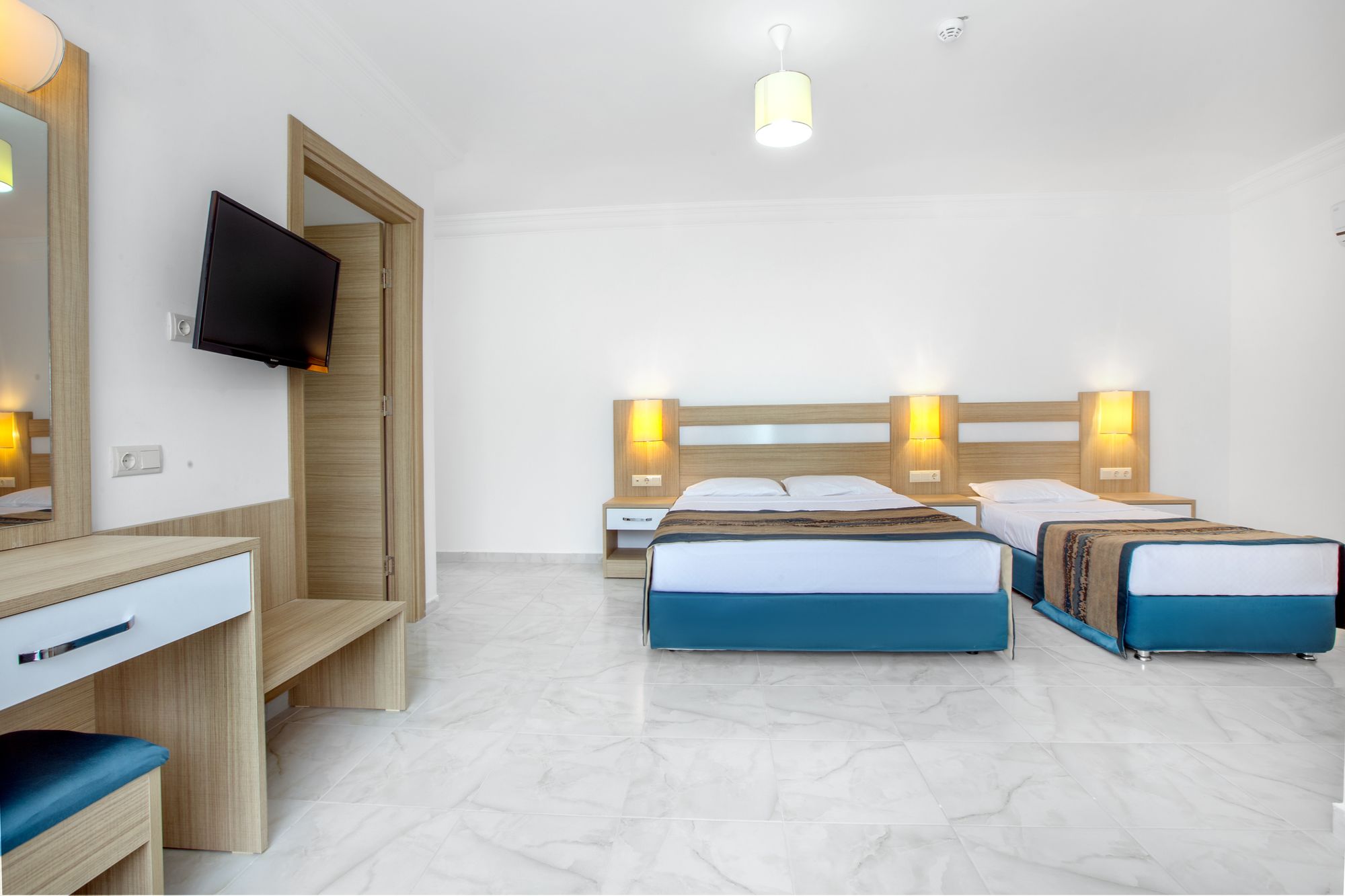 Green Life Hotel