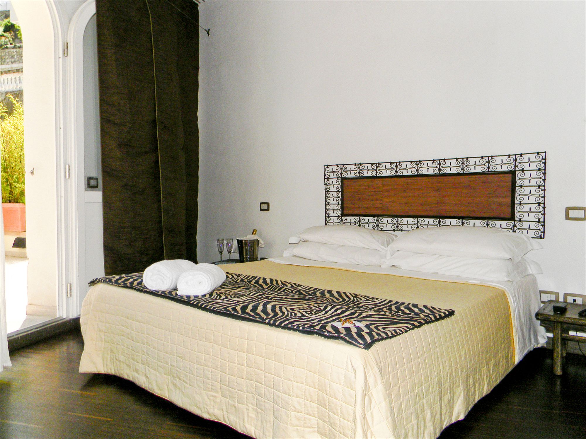 Marina 10 Boutique & Design Hotel
