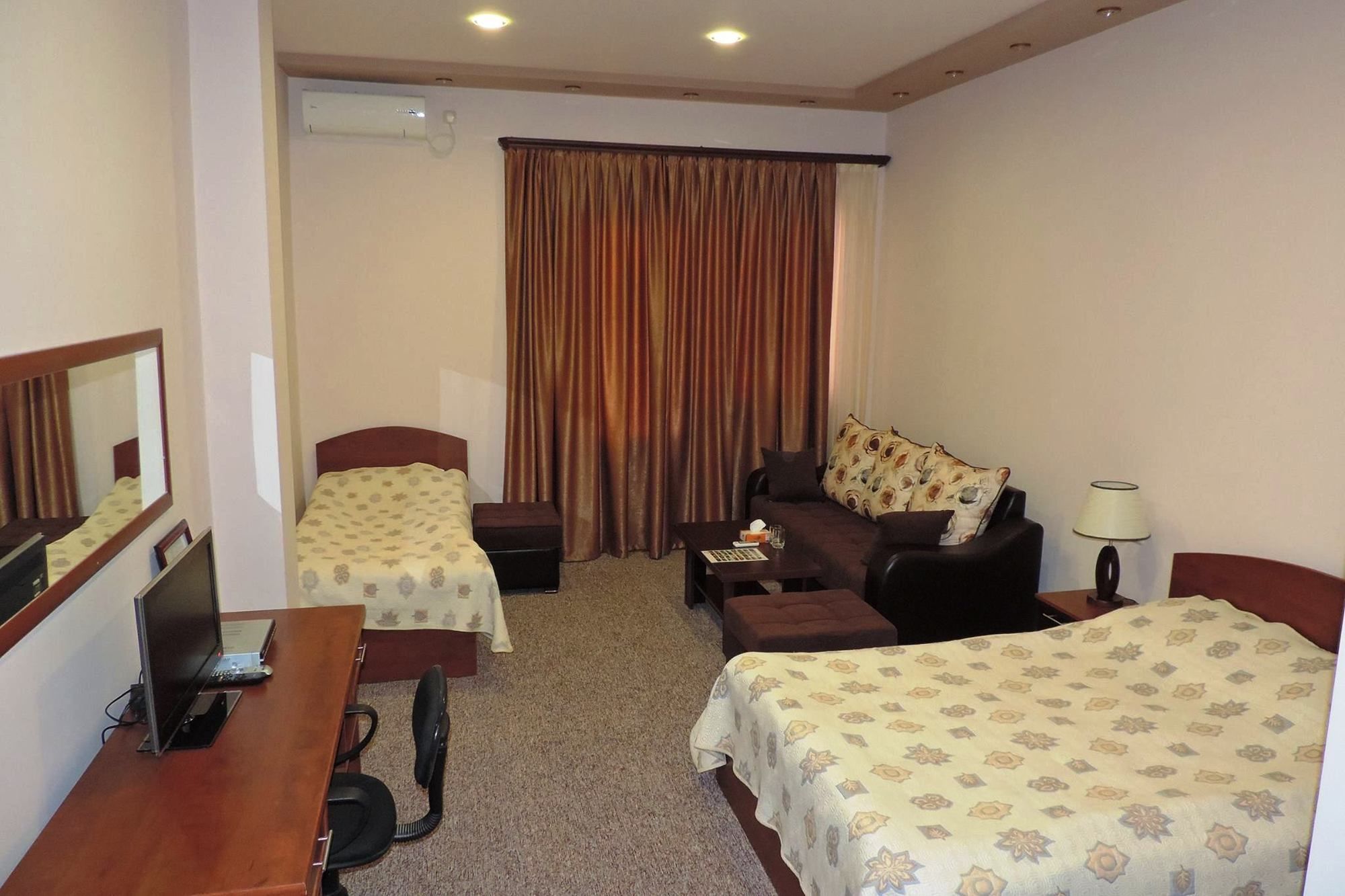 Hotel Areg Hotel, Armenien, Jerewan. Großes 63
