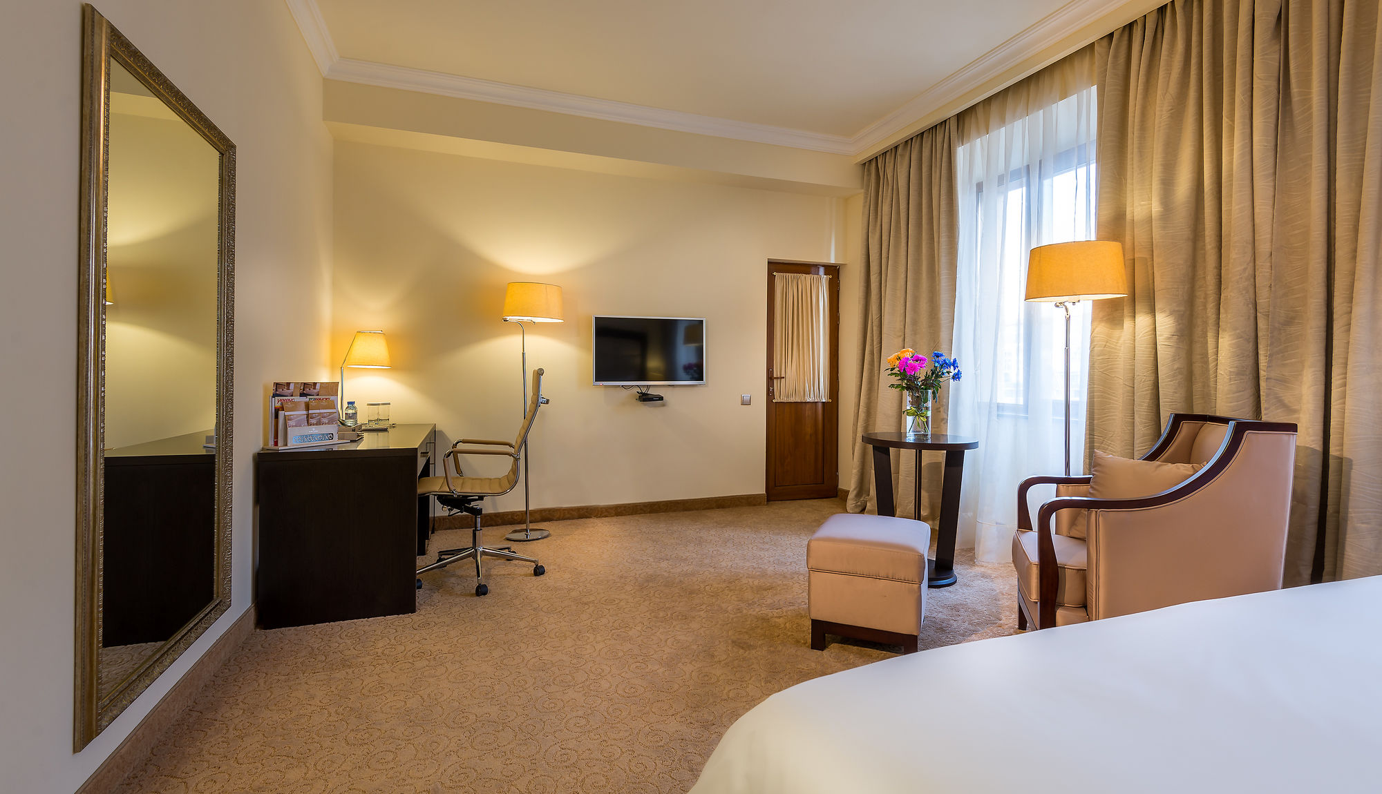 Hotel Paris Hotel Yerevan, Armenien, Jerewan. Großes 2