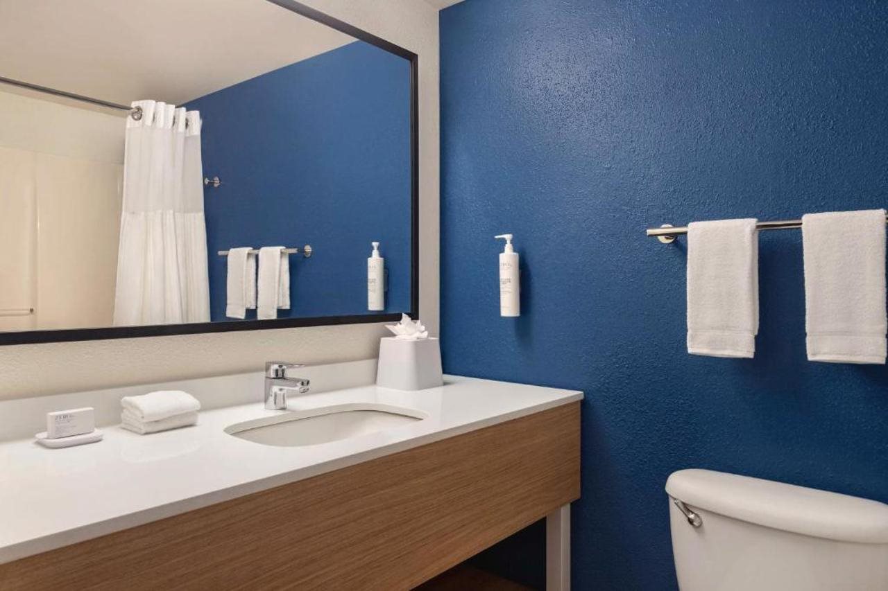 Hotel Spark by Hilton Orlando Universal Blvd, USA, Orlando. Großes 165