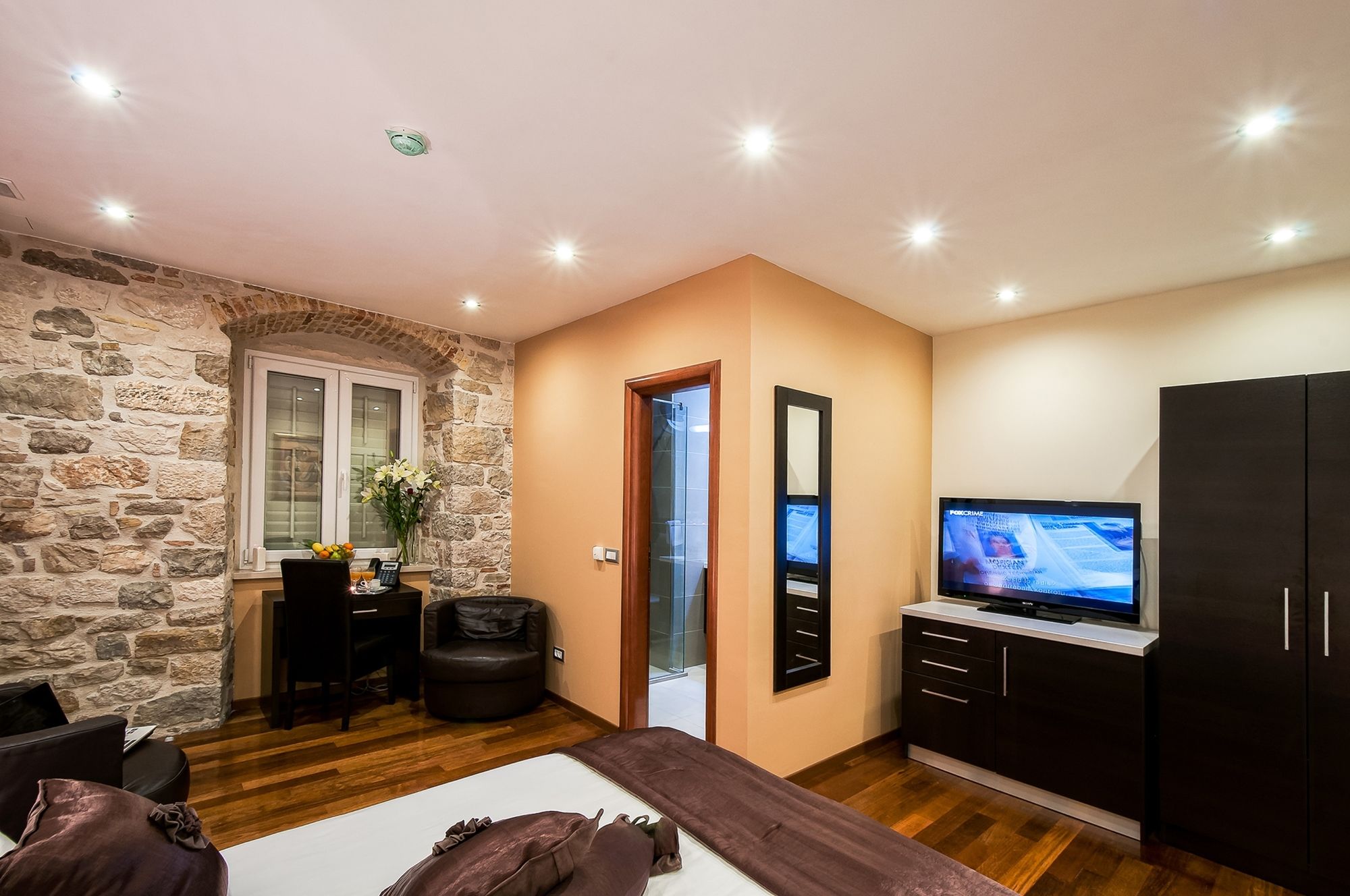 Palace Suites