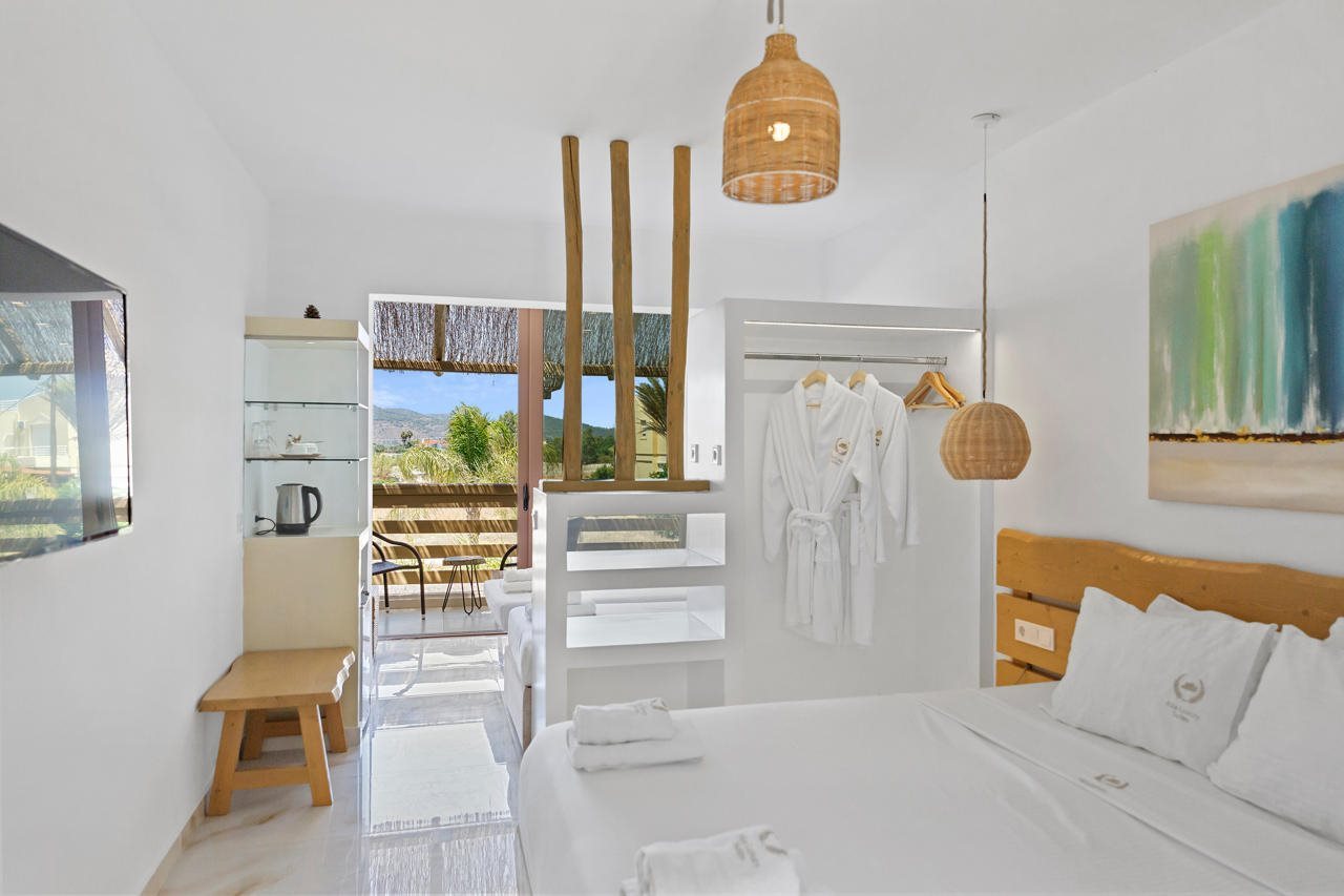 Alia Luxury Suites & Spa Beachfront Hotel