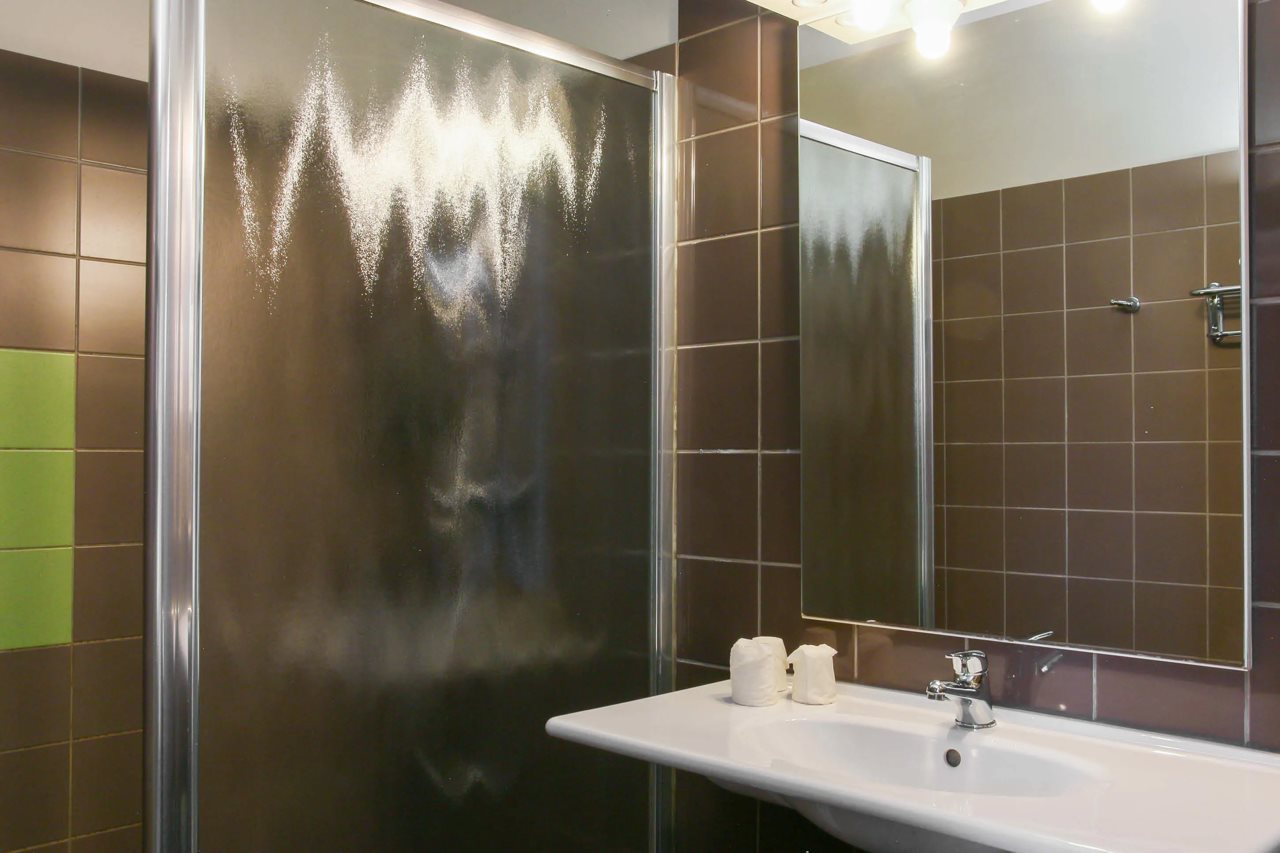 Hotel B&B HOTEL Aubagne Gemenos, Frankreich, Gémenos. Großes 311