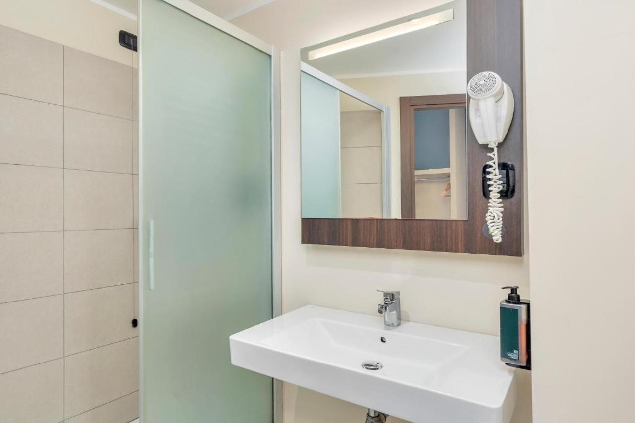 Hotel B&B Hotel Milano Cenisio Garibaldi, Italien, Mailand. Großes 448