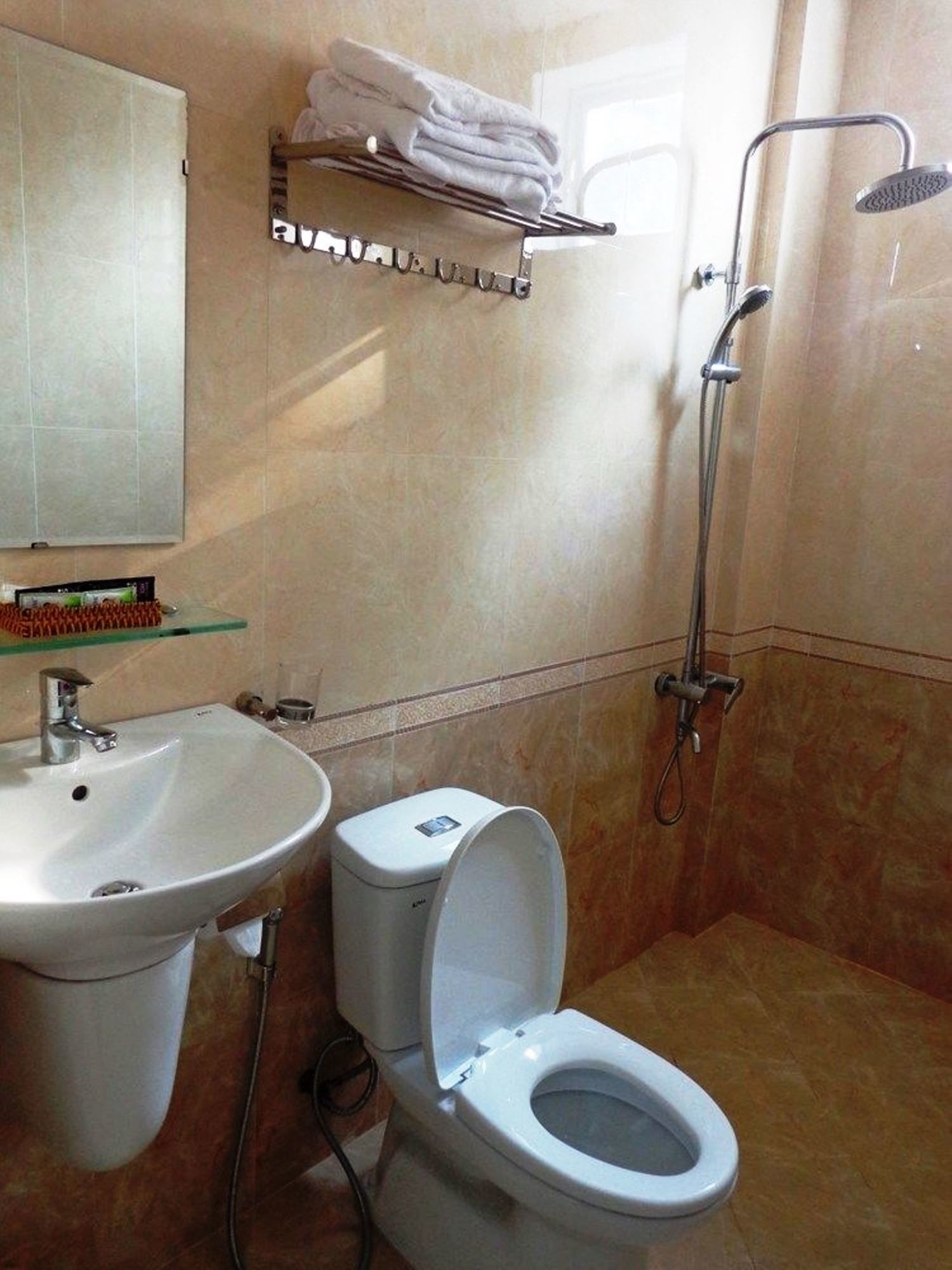 Hotellbilder av Thi Long Phung Hotel - nummer 1 av 10