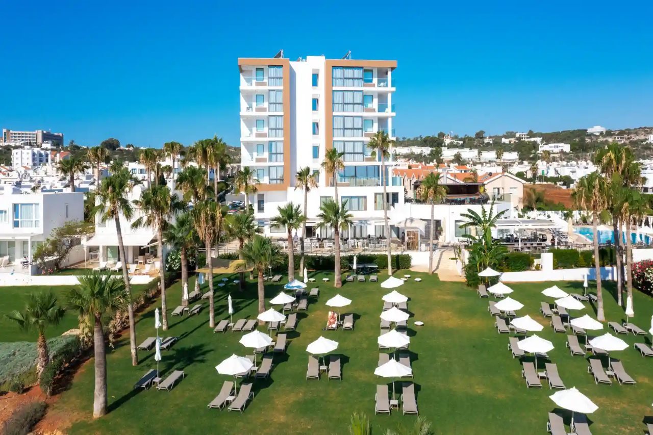 Hotel Leonardo Crystal Cove Hotel and Spa by the sea, Zypern, Paralimni. Großes 1