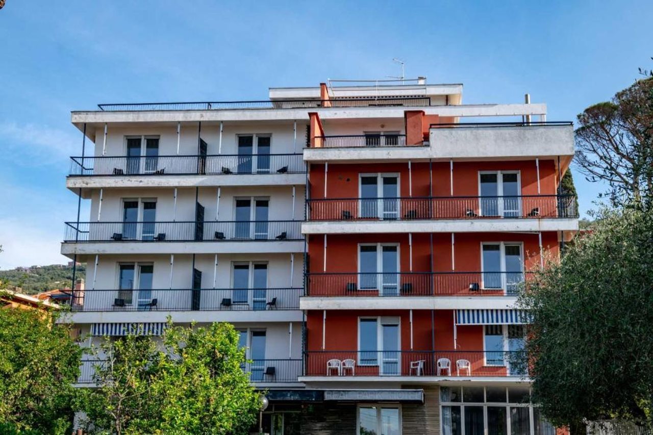 Real Park Hotel